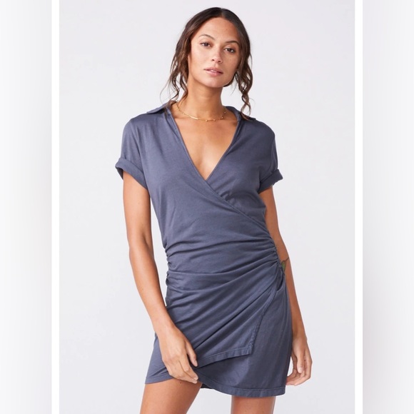 NWT MONROW Shirred Waist Wrap Dress in Gray, Size Medium - Picture 1 of 10